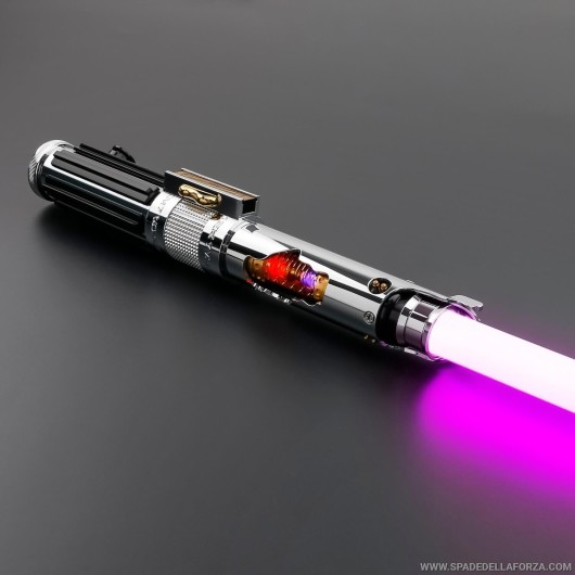 Spada laser da combattimento replica. Anakin Skywalker episodio 3 con cristallo rotante a vista