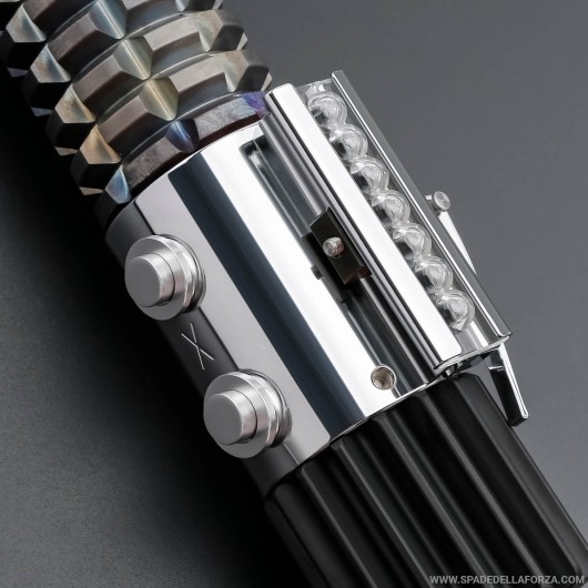 Replica combat lightsaber. Obi-Wan Kenobi episode 4 with exposed crystal