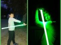 Simone e la sua nuova spada laser da combattimento verde!